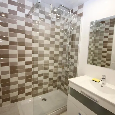 Apartment Rnet - 600 Llevant 02-06